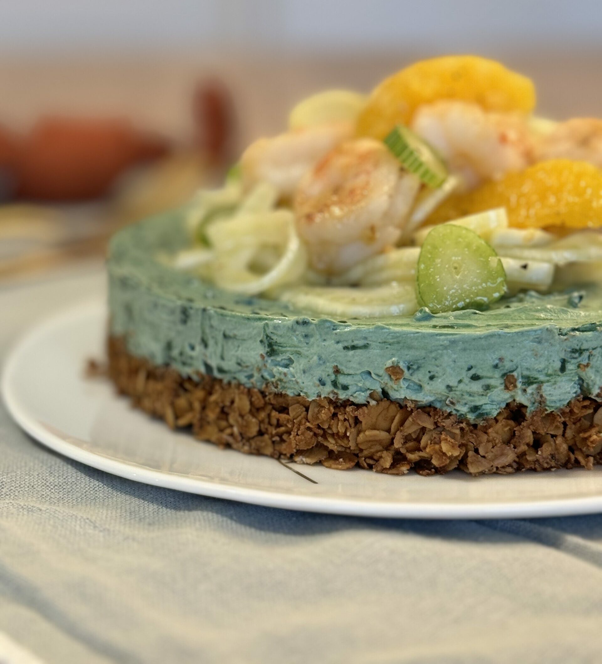 Recette de cheffe : le cheese-cake salé à la spiruline selon Sarah Glain